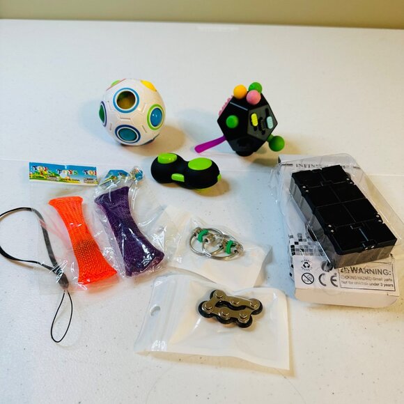 8-Piece Fidget Toy Set For Stress Relief & Focus & decompression - Picture 7 of 9